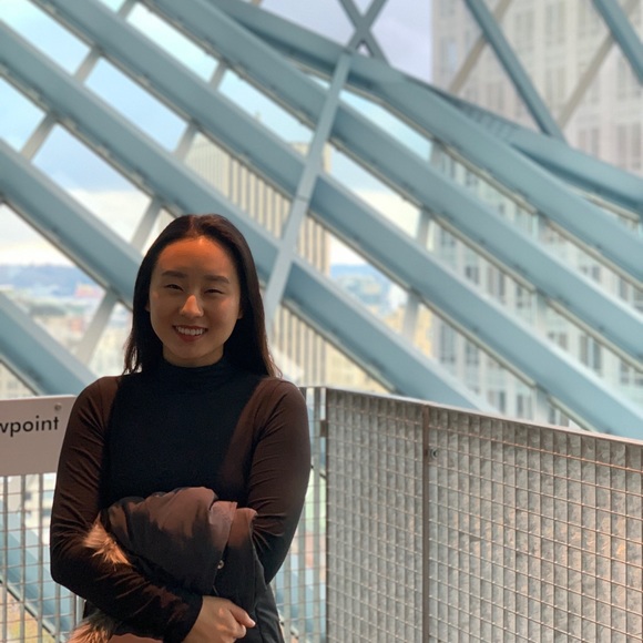 Meet your Posher, Alexis - Picture 1 of 1